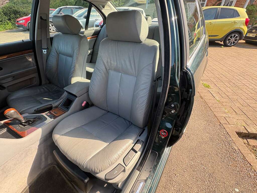 BMW 5 Series 2.8 528I Se P904RUL Green #5