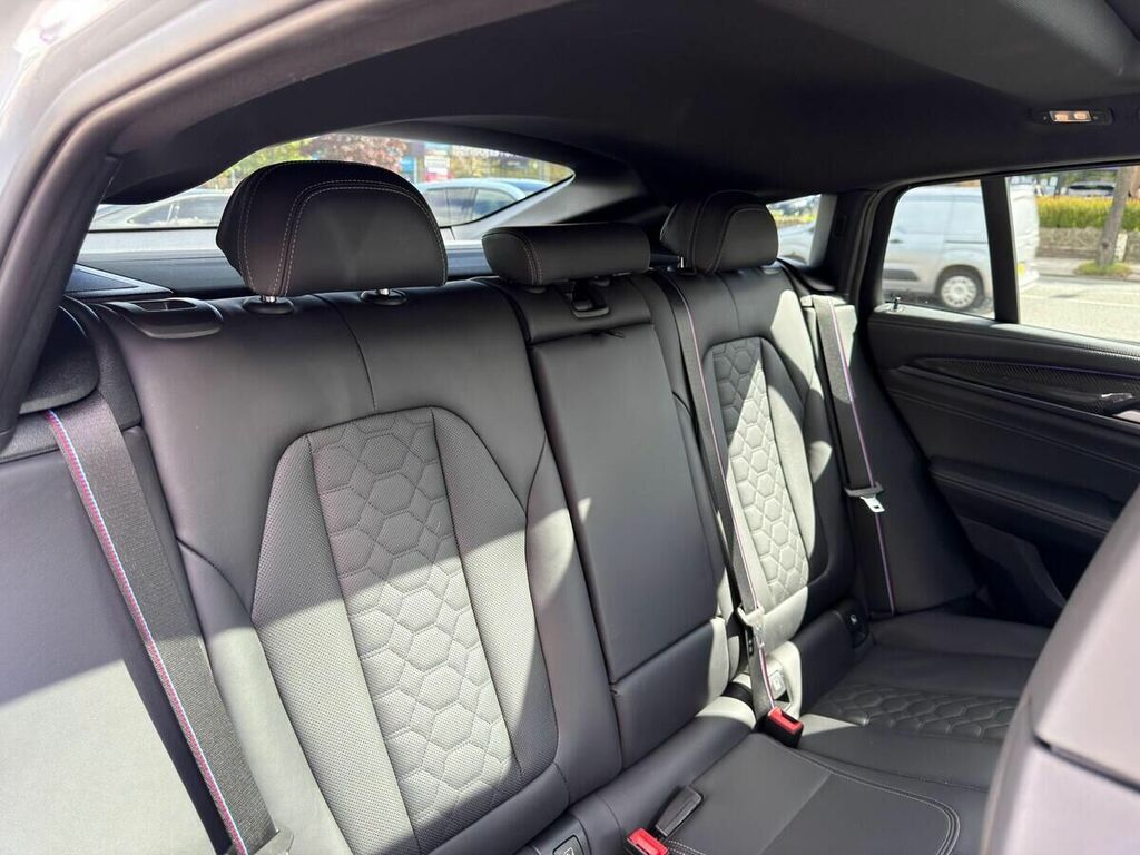 BMW X4 M 3L Competition White #19