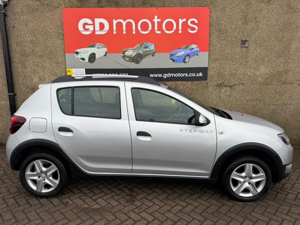 Dacia Sandero Stepway Hatchback 1.5 Dci Laureate Euro 5 201515 LS15FJF Silver #4