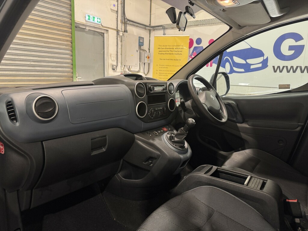 Peugeot Partner Tepee 1.6 Urban Silver #25