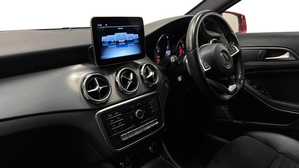 Mercedes-Benz GLA Class Suv 2.1 Gla200d Amg Line 201868 SA68HHS Red #4