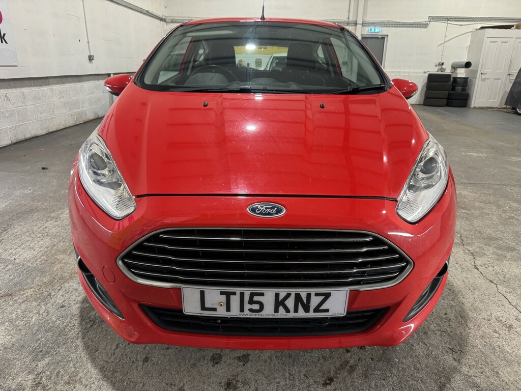 Ford Fiesta Hatchback 1.3 Zetec 201515 LT15KNZ Red #2