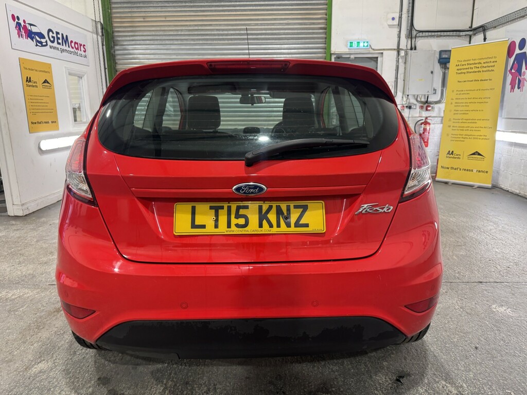 Ford Fiesta Hatchback 1.3 Zetec 201515 LT15KNZ Red #6