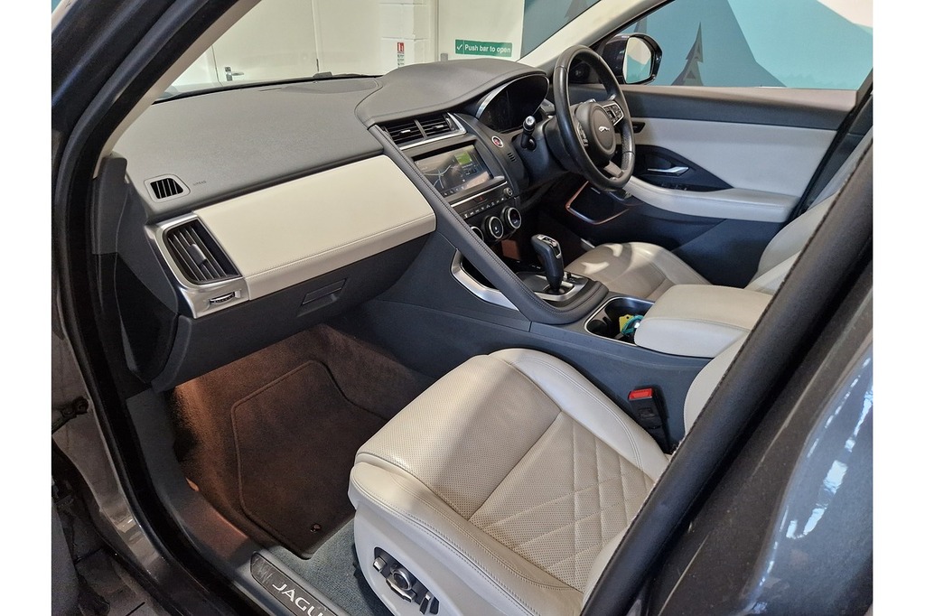 Jaguar E-Pace P300e R-dynamic S Grey #40