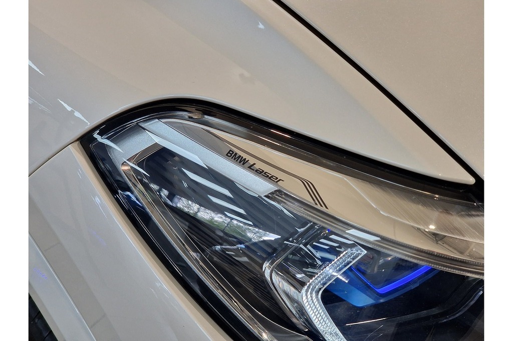 BMW X5 30D M Sport XS69WJB White #3