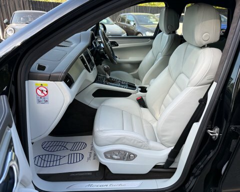 Porsche Macan Turbo Pdk - WN18ZWL Black #3