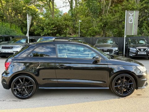 Audi A1 Tfsi Black Edition KX18LNU Black #5
