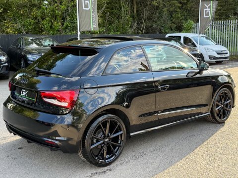 Audi A1 Tfsi Black Edition KX18LNU Black #6