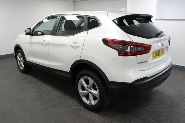 Nissan Qashqai 2019 1.3 Dig-t Acenta Premium Euro 6 Ss LM69BVZ White #4