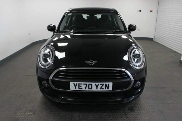 Mini Hatch 2020 1.5 One Classic Steptronic Euro 6 Ss YE70YZN Black #2