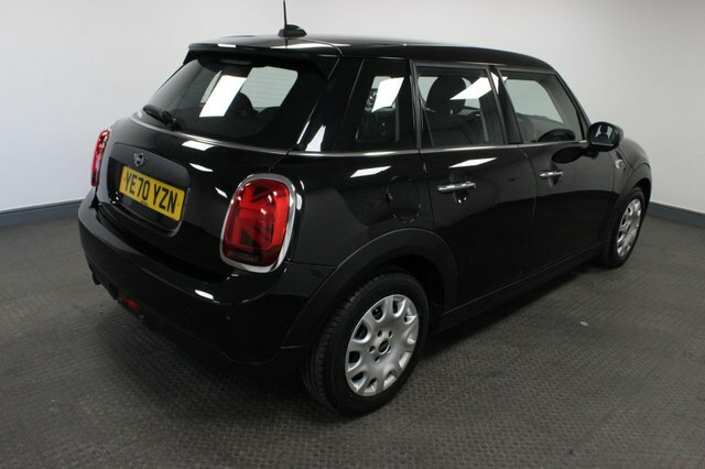 Mini Hatch 2020 1.5 One Classic Steptronic Euro 6 Ss YE70YZN Black #6