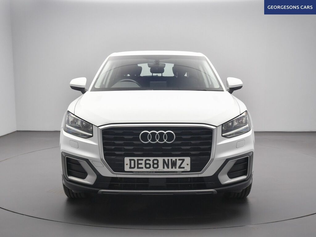 Audi Q2 Tfsi 30 Se Suv DE68NWZ White #4