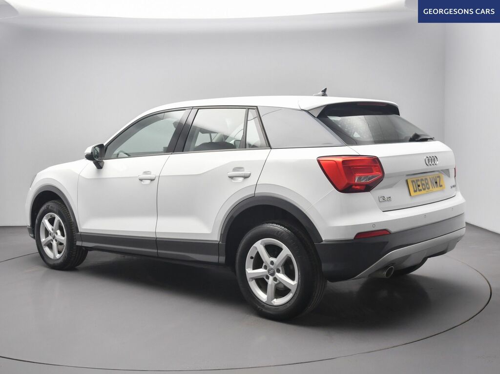 Audi Q2 Tfsi 30 Se Suv DE68NWZ White #2