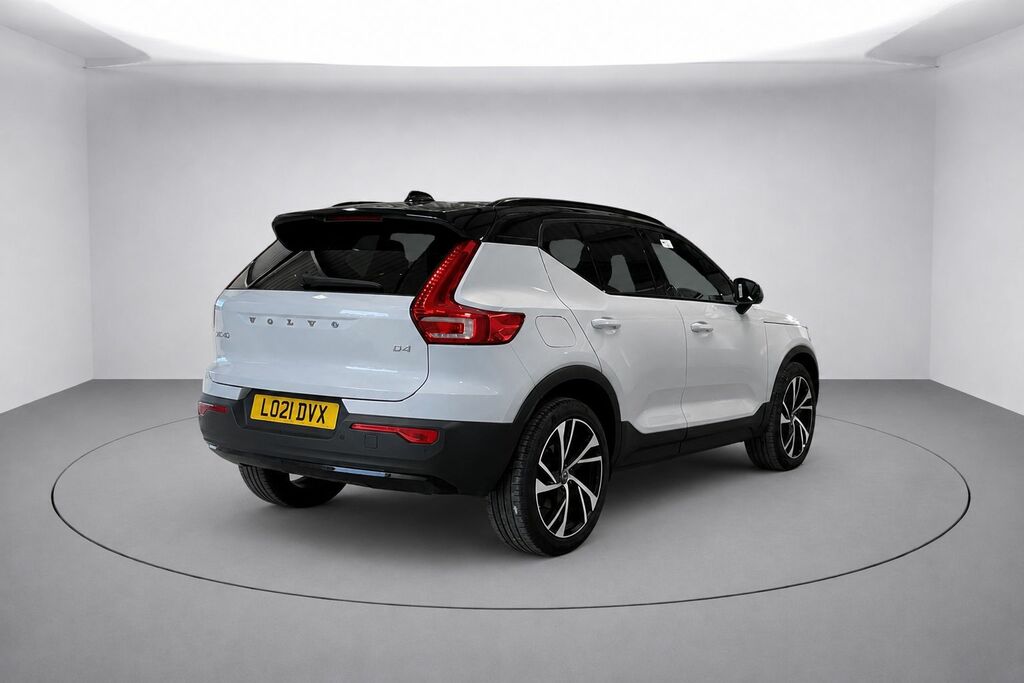 Volvo XC40 B4 Mhev R-design Pro LO21DVX Silver #3