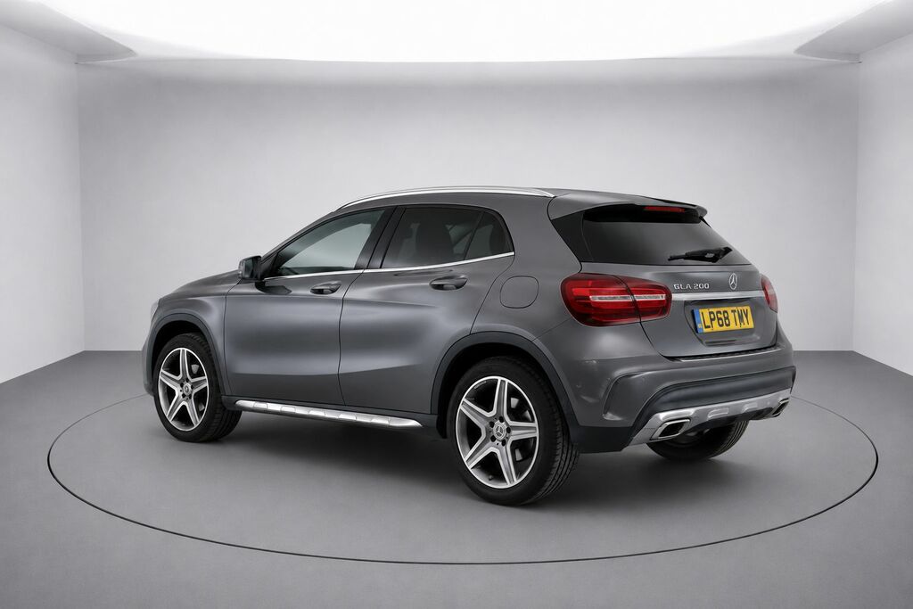 Mercedes-Benz GLA Class Gla200 Amg Line Premium Grey #2