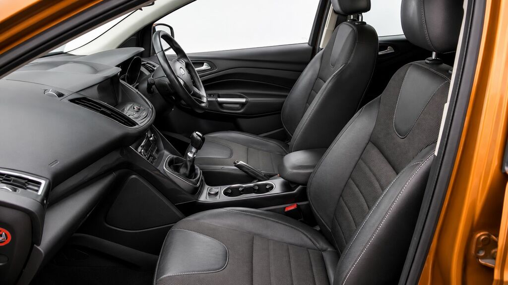 Ford Kuga Ecoboost Titanium Suv Orange #3