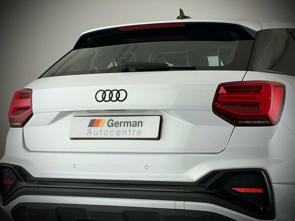Audi Q2 1.5L S Line BV23XMC White #4
