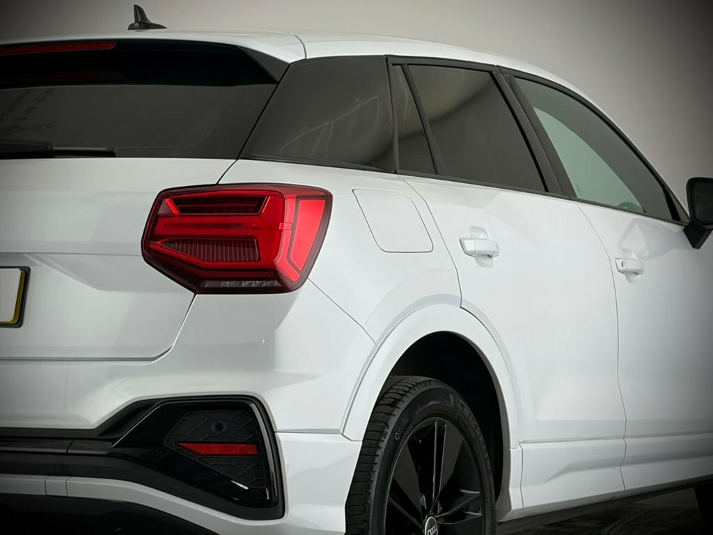 Audi Q2 1L S Line LF23FCZ White #6