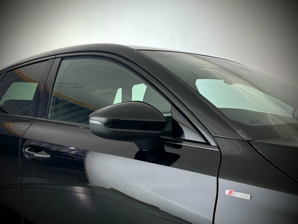 Audi A3 1L S Line Black #6