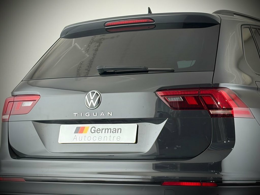 Volkswagen Tiguan 2L Life PL72CWE Grey #4