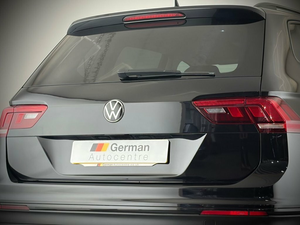 Volkswagen Tiguan Allspace 1.5L Life WP72RJO Black #5