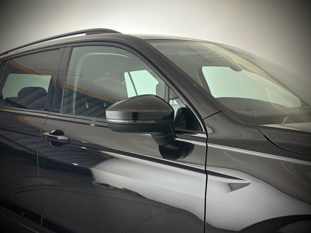 Volkswagen Tiguan Allspace 1.5L Life WP72RJO Black #6