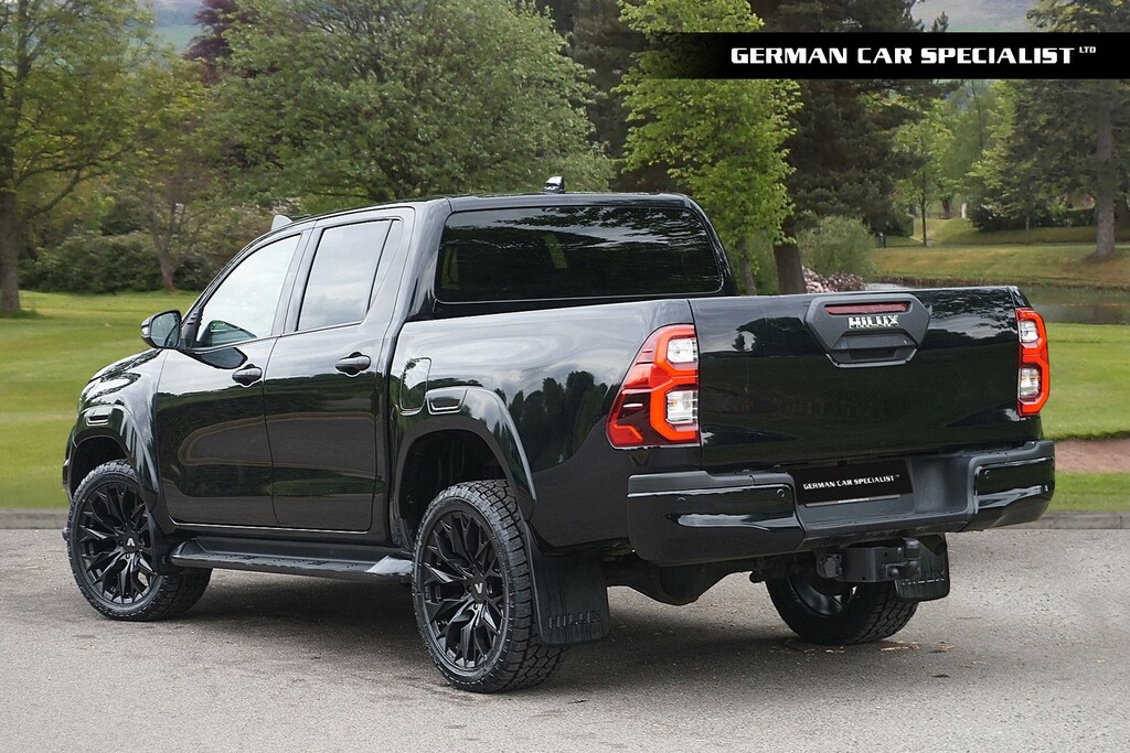 Toyota HILUX Estate YR22AWC Black #2
