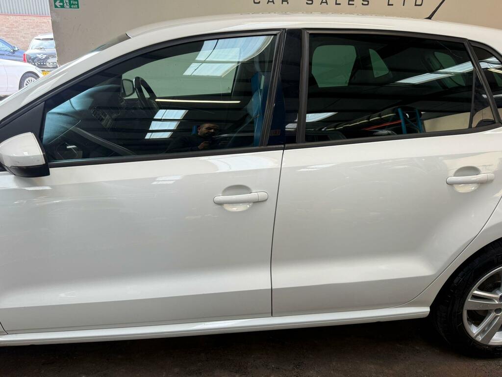 Volkswagen Polo Hatchback 1.2 Tsi Bluemotion Tech Match Edition Eu EK17YGN White #3