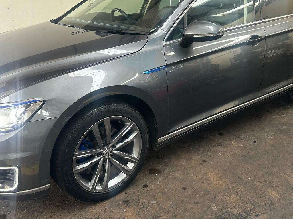 Volkswagen Passat Saloon 1.4 Tsi Gte Dsg Euro 6 Ss 201717 AV17WNF Grey #3