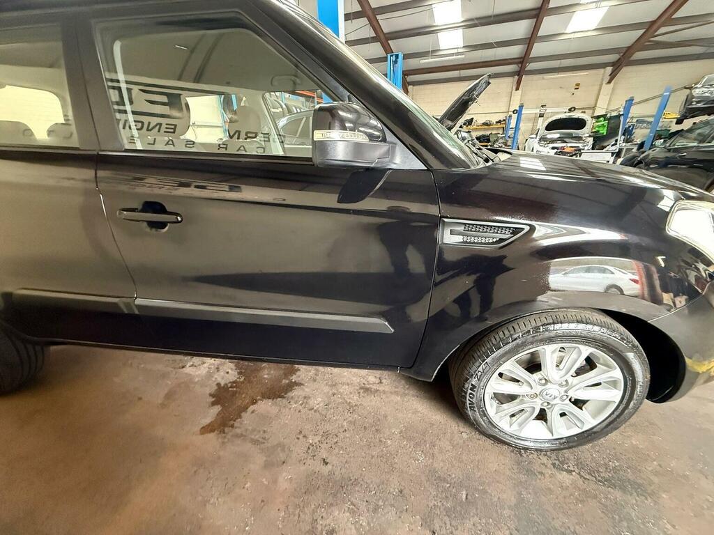 Kia Soul Hatchback Black #13