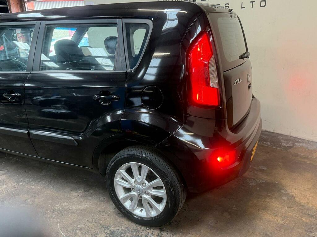 Kia Soul Hatchback Black #10