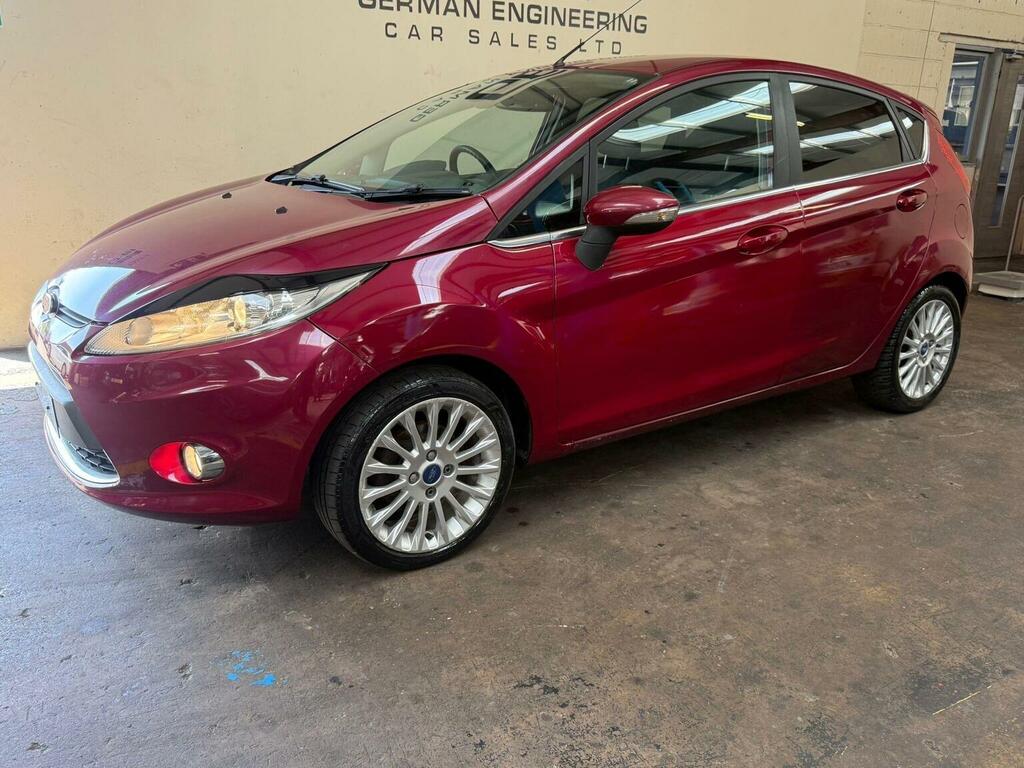 Ford Fiesta Hatchback 1.4 Titanium 201010 R5KUH Red #4