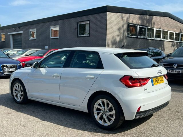 Audi A1 1.0 Tfsi 30 Sport LV69AYD White #4