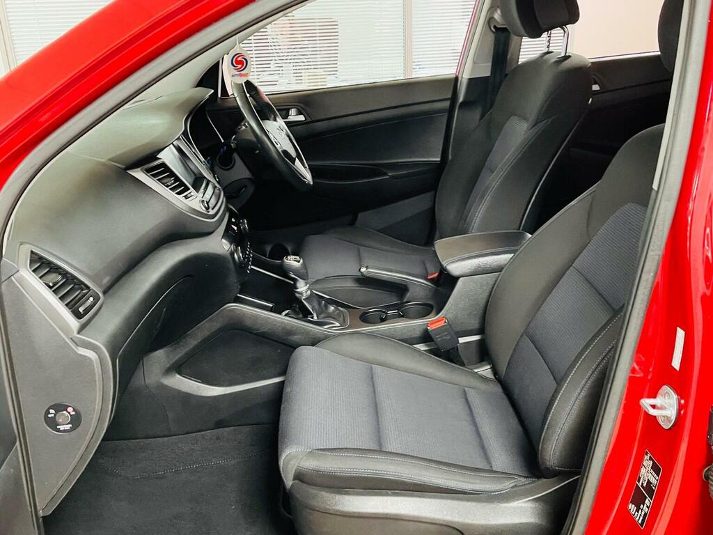 Hyundai Tucson Suv 1.7 Crdi Blue Drive Se Nav Euro 6 Ss 2 DX67ZDV Red #4