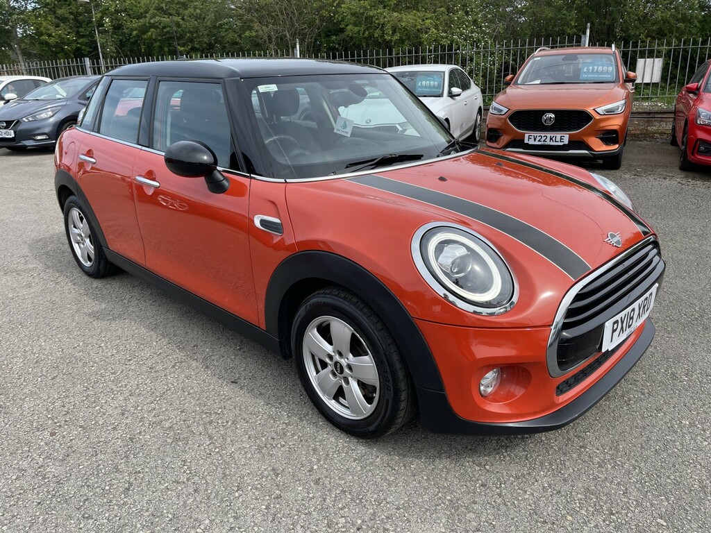 Mini Hatch 1.5 5-Door Hatch Cooper Orange
