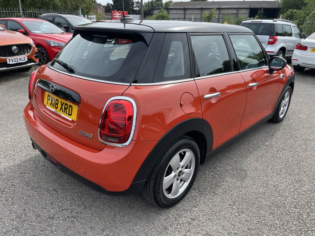 Mini Hatch 1.5 5-Door Hatch Cooper PX18XRD Orange #2