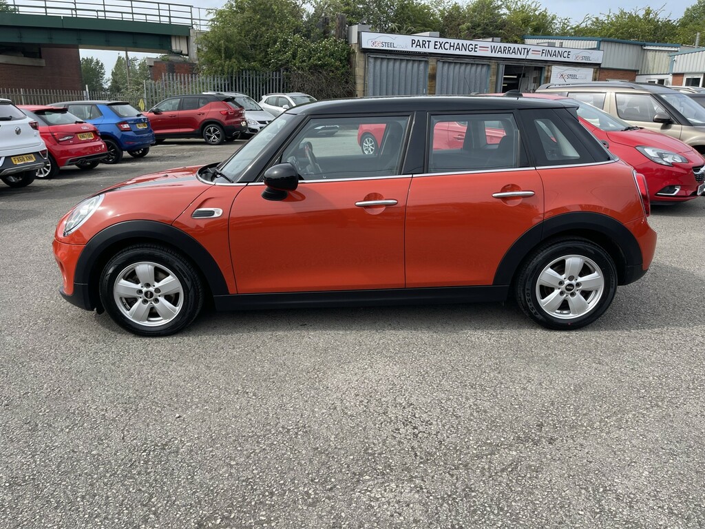Mini Hatch 1.5 5-Door Hatch Cooper PX18XRD Orange #5