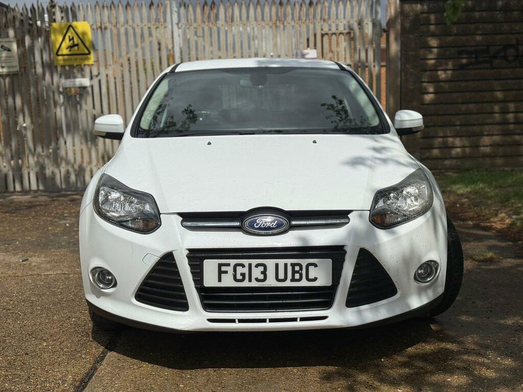 Ford Focus 1.0T Ecoboost Zetec Euro 5 Ss FG13UBC White #2