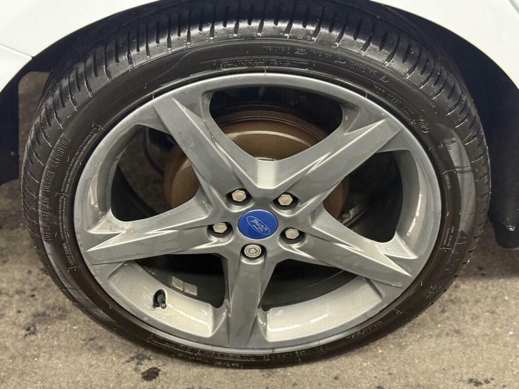 Ford Focus 1.0T Ecoboost Titanium Euro 5 S S White #5