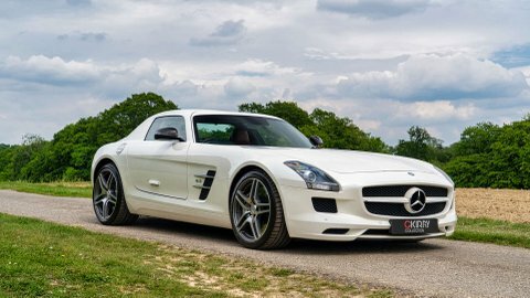 Mercedes-Benz SLS Coupe White #3