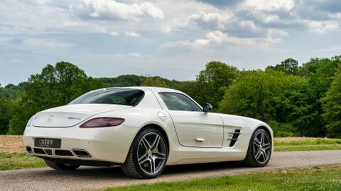 Mercedes-Benz SLS Coupe White #5