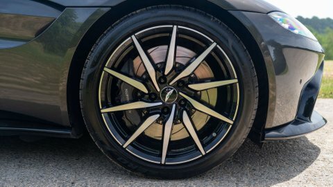 Aston Martin Vantage 4.0 V8 Coupe Silver #6