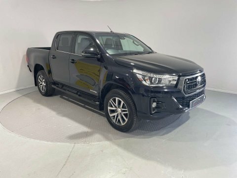 Toyota HILUX 2.4 Hi-luxury Invincible Black