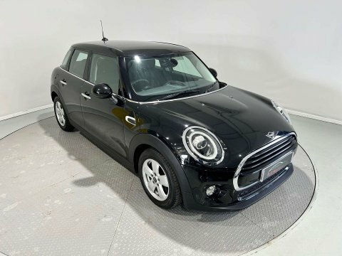 Mini Hatch 1.5 Cooper Black