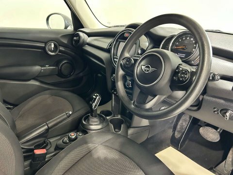 Mini Hatch 1.5 Cooper BL18OWW Black #5