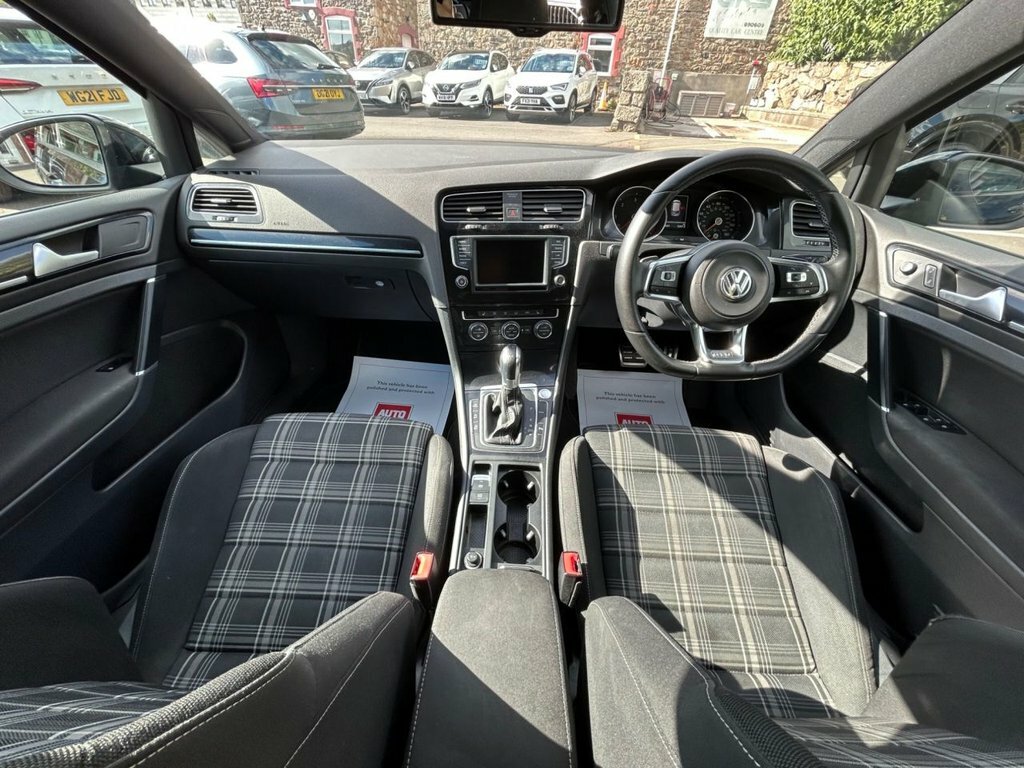 Volkswagen Golf 2L Gtd Black #5