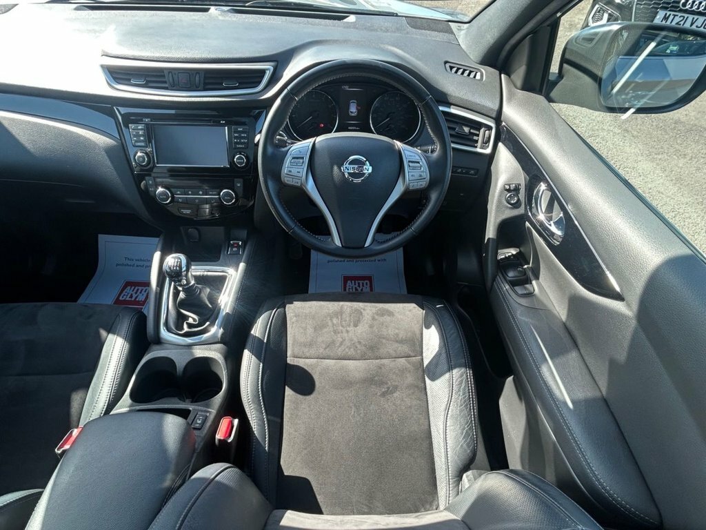 Nissan Qashqai 1.2L N-vision SE17RVK Silver #2