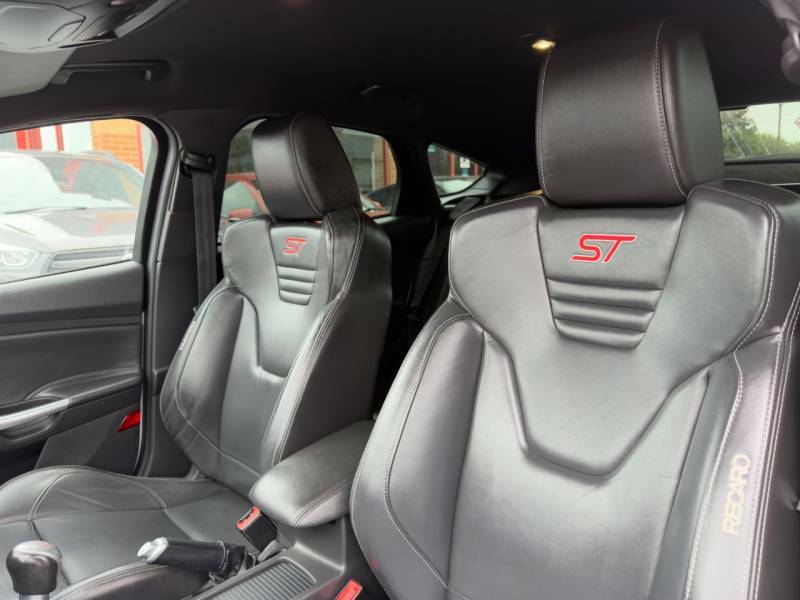 Ford Focus 2.0T Ecoboost St-3 - 2017 17 YL17OOW White #4