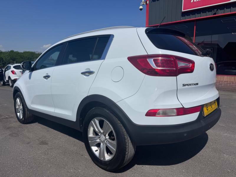 Kia Sportage 1.7 Crdi Isg 2 -1 Former Keeper Fsh- 2012 6 SH62EAX White #4