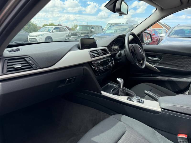 BMW 3 Series 318D Se - 2015 65 SJ65JCE Silver #3